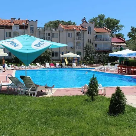 Bravo Aparthotel 3*