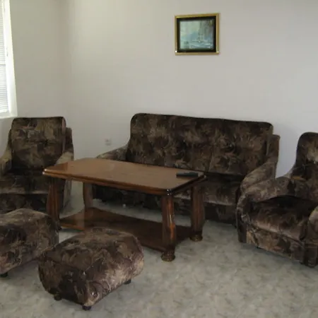 アパートホテル Bravo