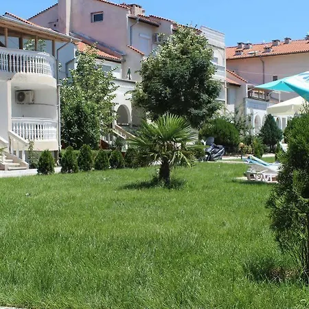 アパートホテル Bravo サニービーチ