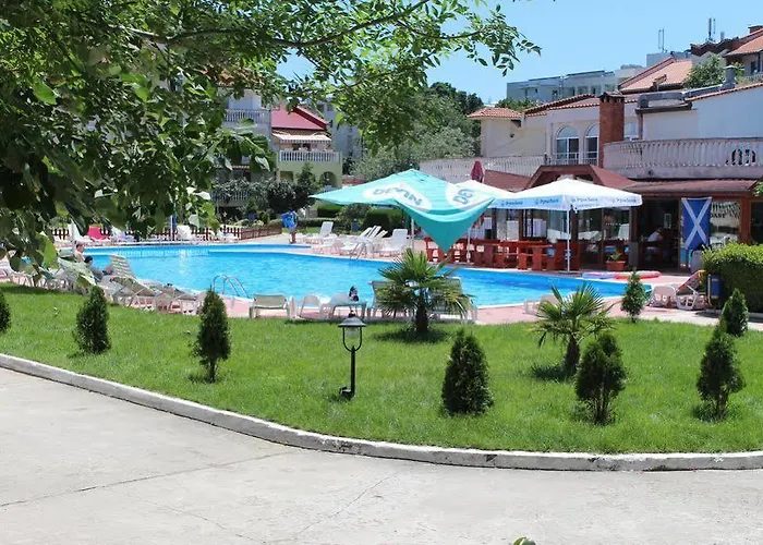 Bravo מלון דירות