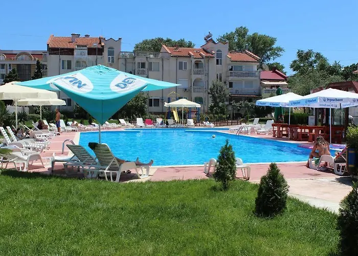 Bravo מלון דירות 3*